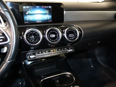 Used 2019 Mercedes-Benz A 220 image 40
