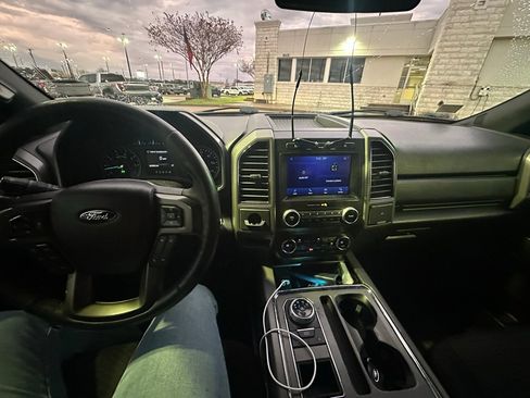 Certified 2020 Ford Expedition XLT image 4