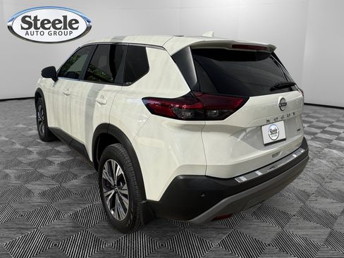 Used 2023 Nissan Rogue SV FWD image 3
