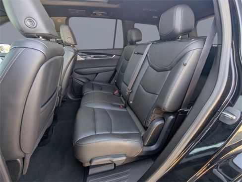 Used 2022 Cadillac XT6 Premium Luxury w/ Technology Package image 15