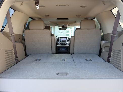 Used 2020 GMC Yukon SLT w/ Premium Edition image 24