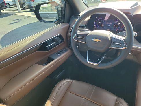 Used 2025 Chevrolet Tahoe High Country RWD image 14