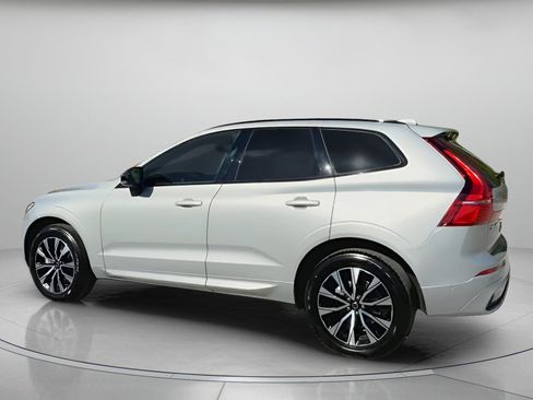 Used 2025 Volvo XC60 B5 Plus image 19