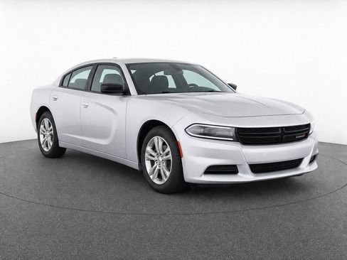 Used 2023 Dodge Charger SXT RWD image 2