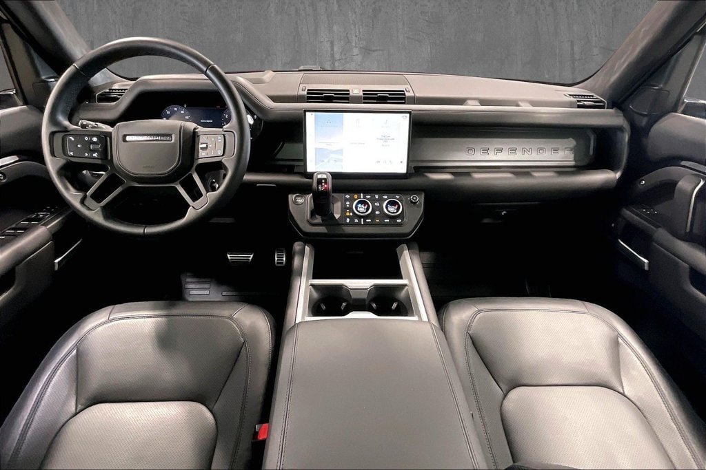 Certified 2025 Land Rover Defender 110 V8 AWD/4WD image 8