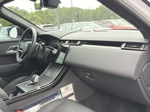 Used 2026 Land Rover Range Rover Velar S AWD/4WD image 17