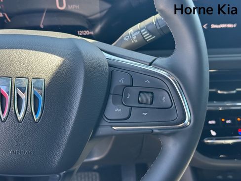 Used 2025 Buick Envista Avenir FWD image 19
