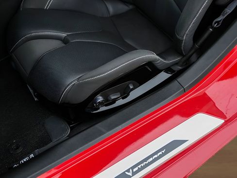 Used 2021 Chevrolet Corvette Stingray Preferred Cpe w/ Z51 Performance Package RWD image 8