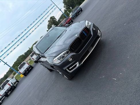 Used 2017 BMW X5 xDrive50i AWD/4WD image 1