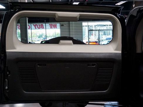 Used 2009 HUMMER H3 Alpha image 34