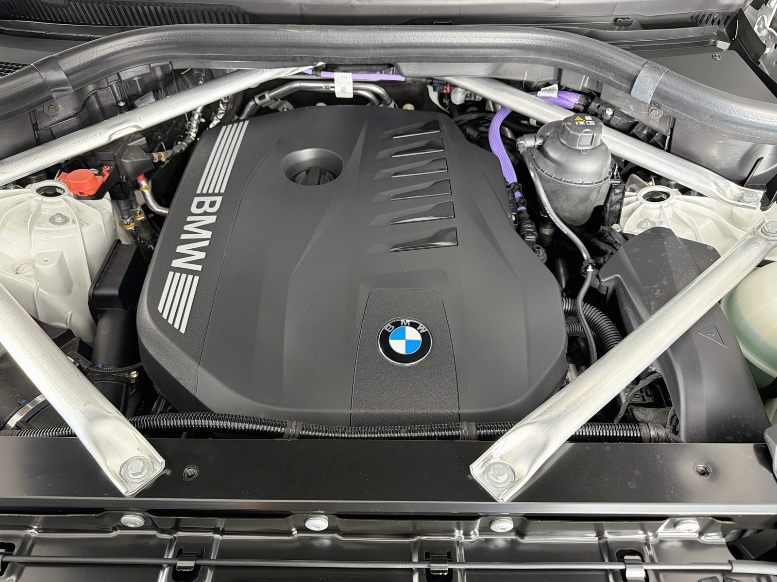 Used 2026 BMW X5 xDrive40i w/ Premium Package AWD/4WD image 32