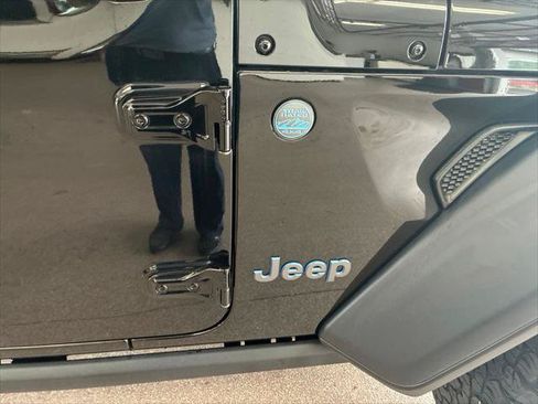 Certified 2024 Jeep Wrangler Unlimited AWD/4WD image 29