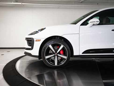 Certified 2024 Porsche Macan S AWD/4WD image 10
