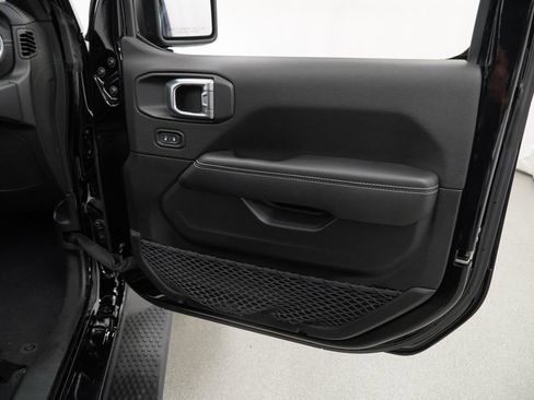 Certified 2023 Jeep Wrangler Unlimited Sahara w/ Cold Weather Group AWD/4WD image 50
