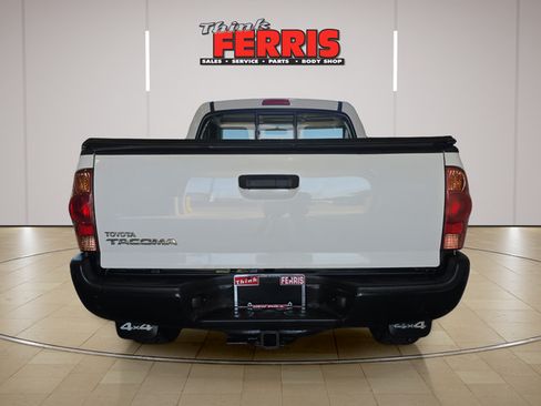 Used 2013 Toyota Tacoma 4x4 Regular Cab image 4