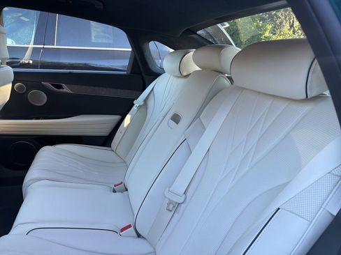 Used 2023 Genesis G80 image 10
