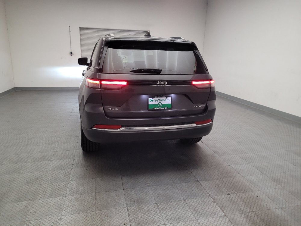 Used 2023 Jeep Grand Cherokee Limited AWD/4WD image 6
