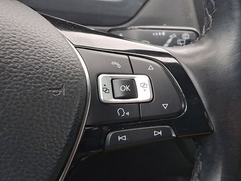 Used 2018 Volkswagen Tiguan SE AWD/4WD image 22