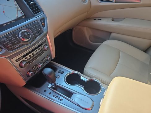 Used 2019 Nissan Pathfinder SL FWD image 22