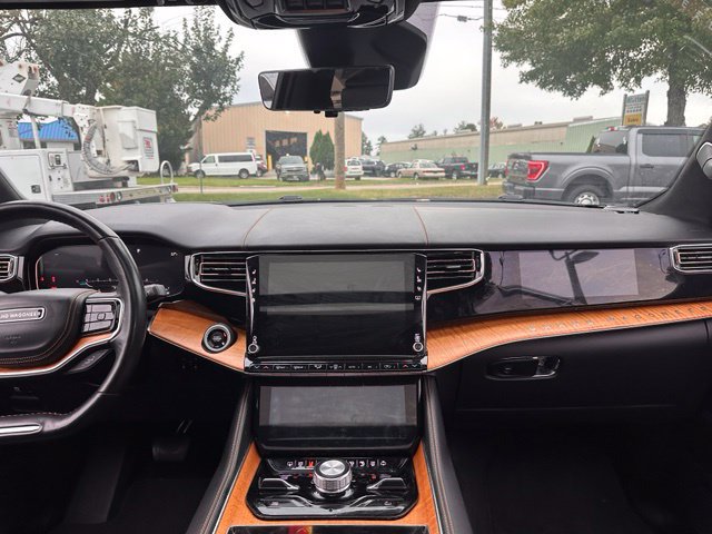 Used 2022 Jeep Grand Wagoneer Series III AWD/4WD image 26