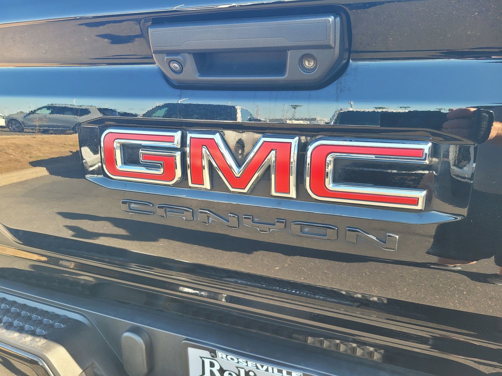 Used 2024 GMC Canyon Elevation w/ Convenience Package AWD/4WD image 6
