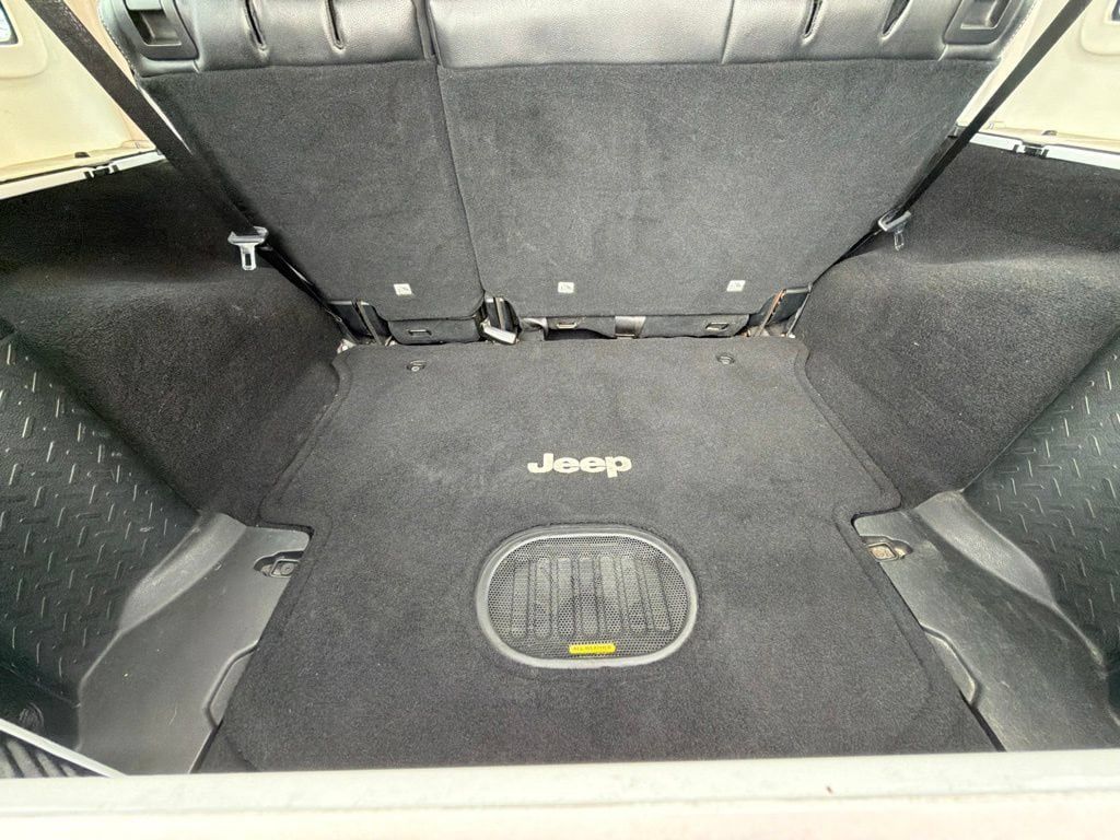 Used 2017 Jeep Wrangler Unlimited Rubicon AWD/4WD image 41