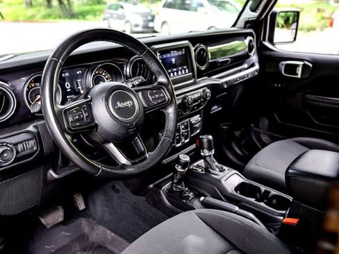 Used 2022 Jeep Wrangler Unlimited Sport AWD/4WD image 16
