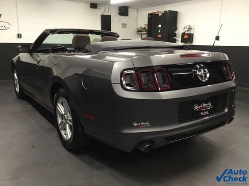 Used 2014 Ford Mustang Convertible image 8