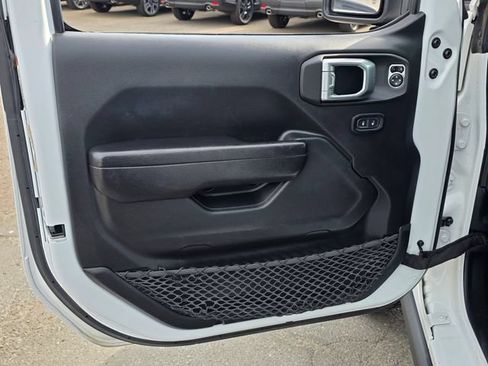 Used 2023 Jeep Wrangler Unlimited Rubicon AWD/4WD image 24