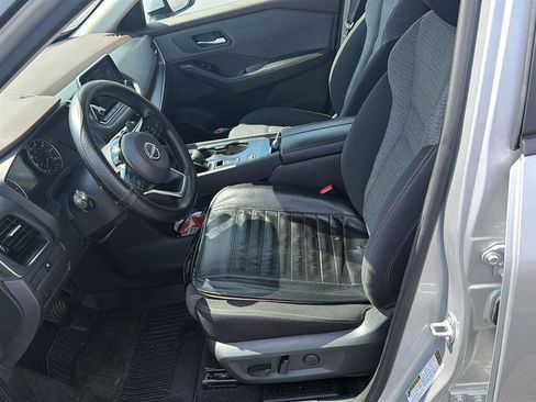 Used 2022 Nissan Rogue SV FWD image 9