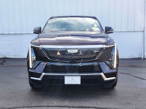 Used 2025 Cadillac Escalade IQ Luxury 1 w/ LPO, Radiant Package AWD/4WD image 8