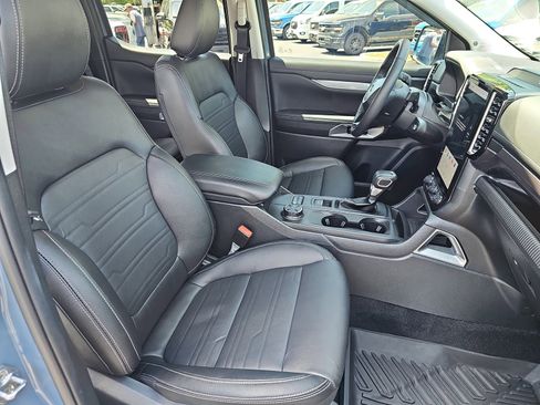 Used 2025 Ford Ranger Lariat w/ FX4 Off-Road Package image 9