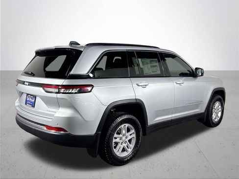 New 2025 Jeep Grand Cherokee Laredo w/ MOPAR Finishing Package image 6