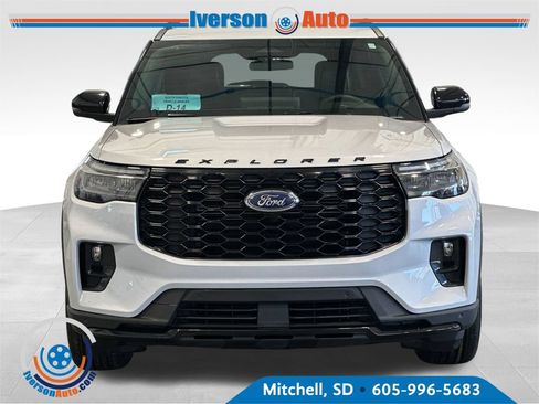 Used 2026 Ford Explorer ST-Line AWD/4WD image 3