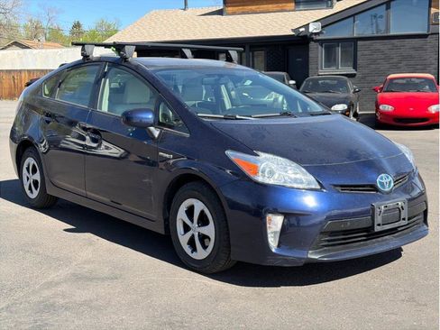 Used 2014 Toyota Prius Two image 3