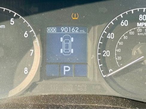 Used 2012 Hyundai Genesis 3.8 image 10