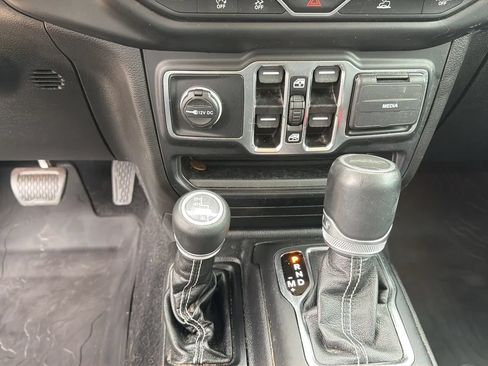 Used 2021 Jeep Gladiator Overland w/ Popular Equipment Package AWD/4WD image 92