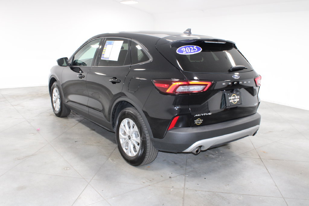 Used 2025 Ford Escape Active AWD/4WD image 7
