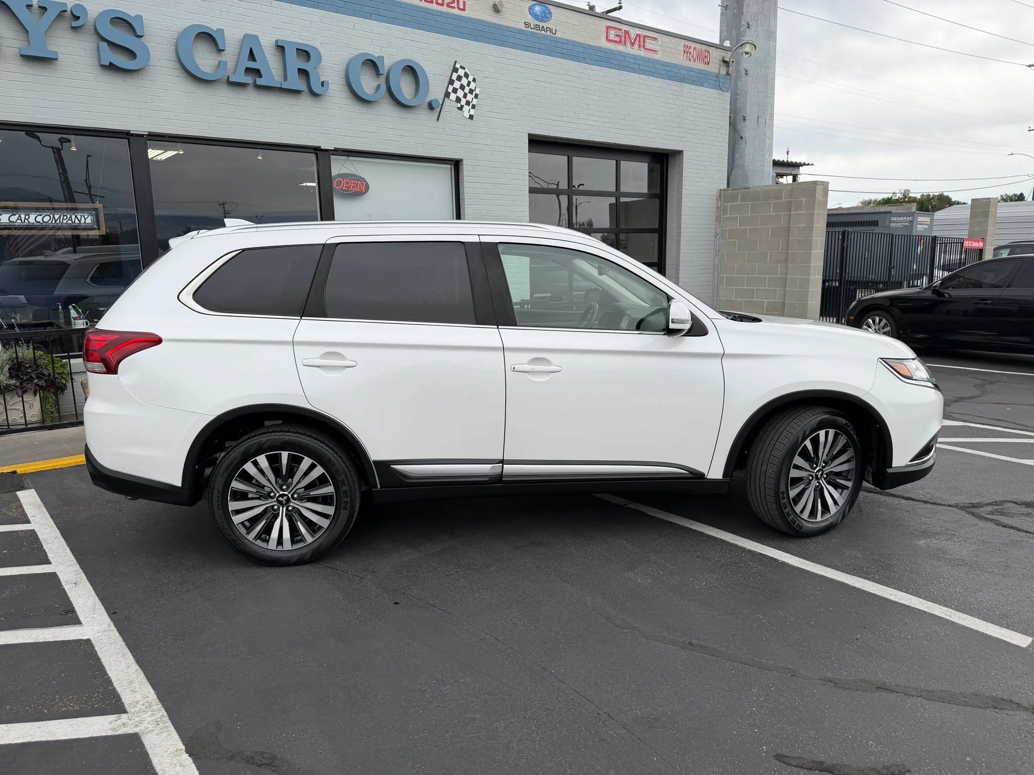 Used 2020 Mitsubishi Outlander SEL AWD/4WD image 9