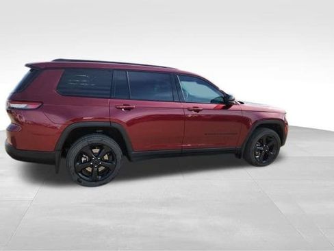 Used 2024 Jeep Grand Cherokee L Altitude image 8