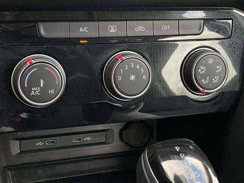 Used 2025 Volkswagen Taos S image 32