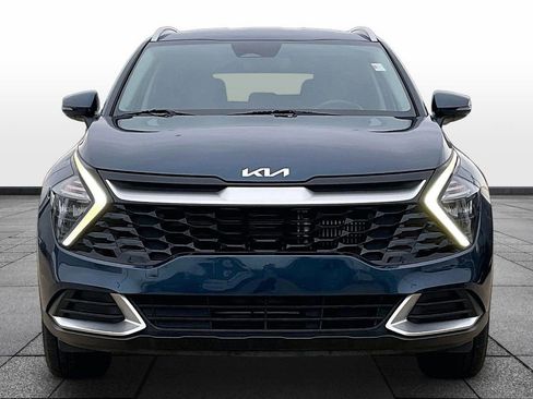 Used 2023 Kia Sportage EX image 3