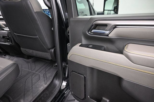 Used 2024 Chevrolet Silverado 2500 ZR2 w/ Technology Package AWD/4WD image 23