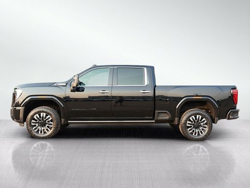 Used 2025 GMC Sierra 3500 Denali Ultimate AWD/4WD image 2
