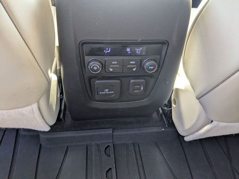 Used 2023 Buick Enclave Premium w/ Experience Buick Package FWD image 32