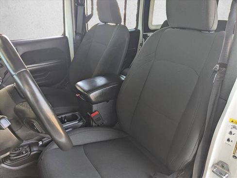 Used 2018 Jeep Wrangler Unlimited Sport S AWD/4WD image 16