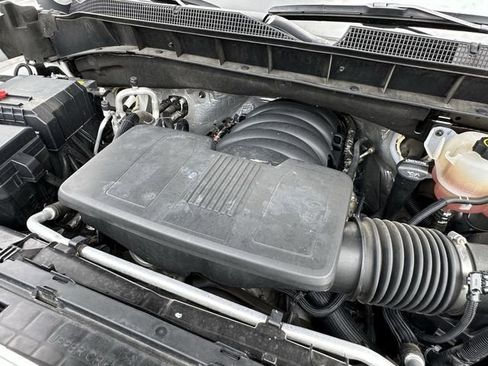 Used 2021 Chevrolet Silverado 1500 LT AWD/4WD image 34