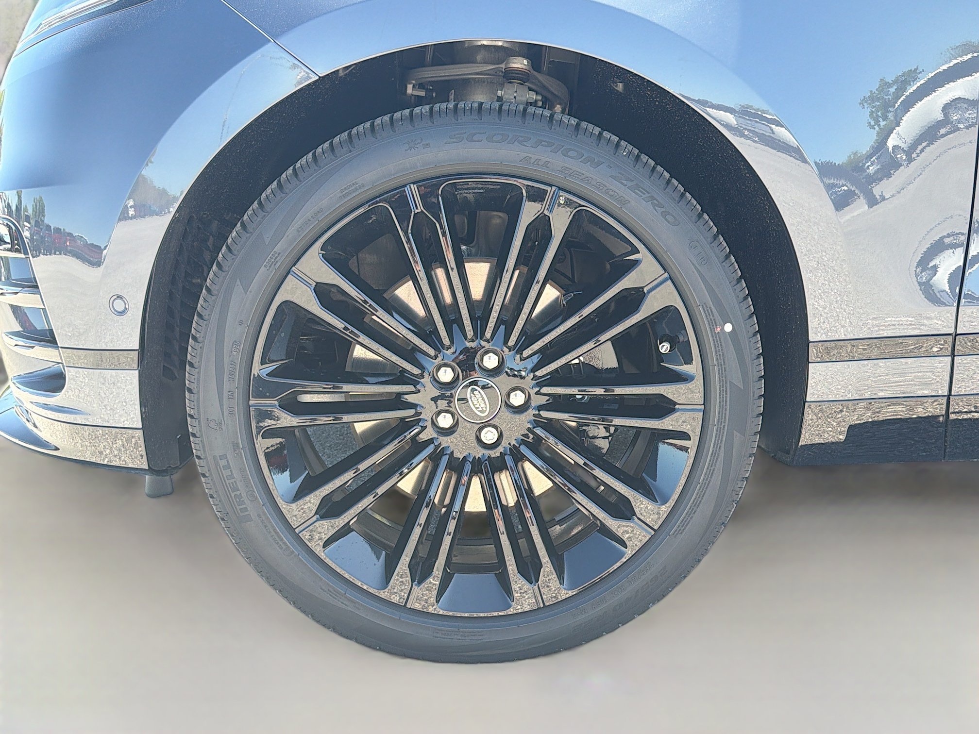 New 2026 Land Rover Range Rover Velar Dynamic SE AWD/4WD image 41