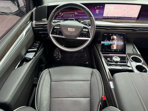 Certified 2025 Cadillac Escalade Premium Luxury w/ Touring Package image 15