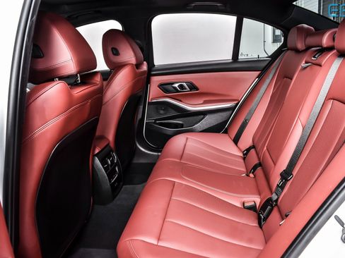 Used 2025 BMW 330i xDrive Sedan w/ M Sport Package image 18